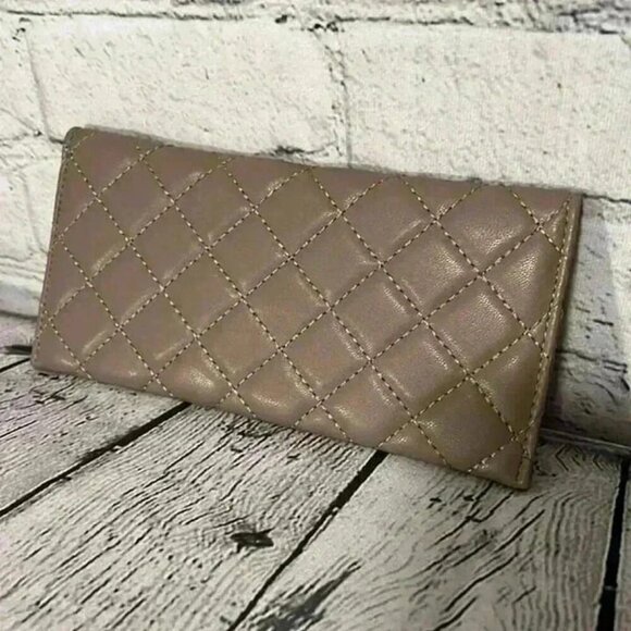 Badgey Mischka Studio Quilted Wallet Clutch Taupe Billfold Purse New with Tag‎ - Picture 3 of 7